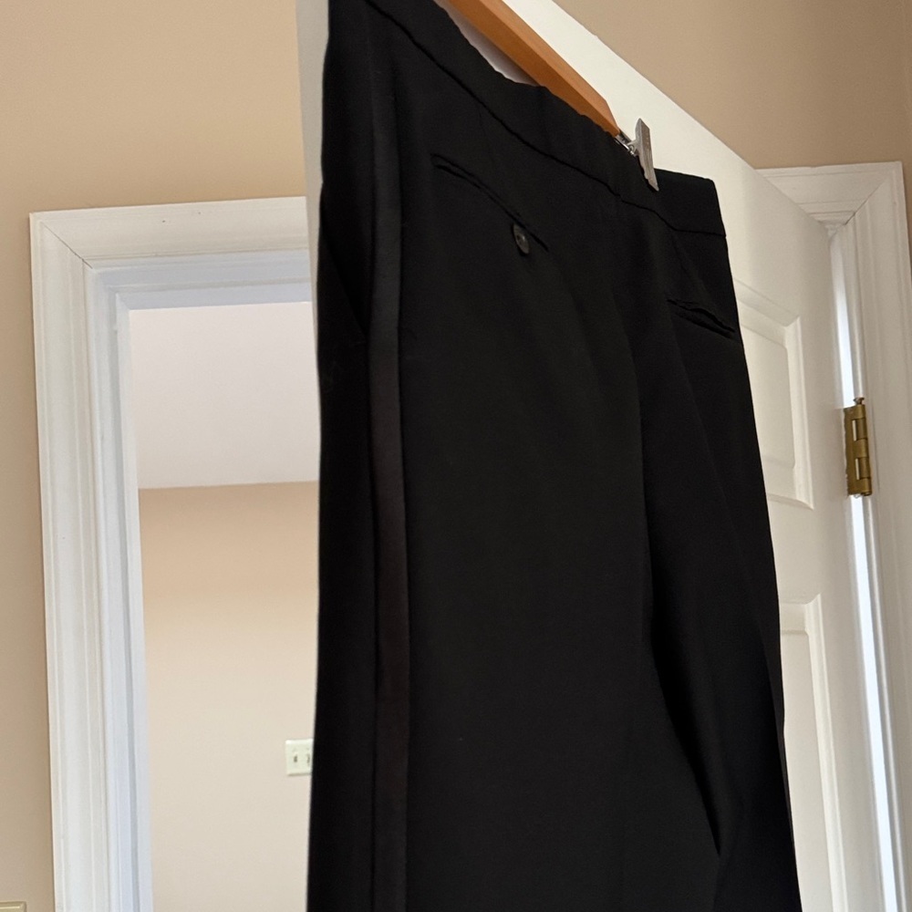 Classic Black Tailcoat Tuxedo Suit - Picture 8 of 16